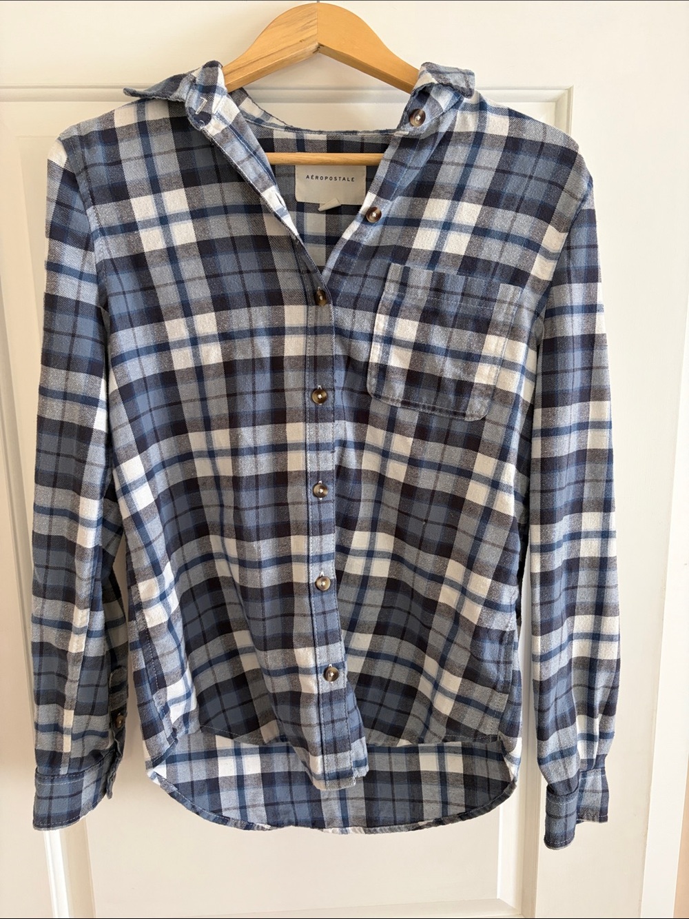 Aeropostale Men's Navy and White Plaid Button-Down Shirt